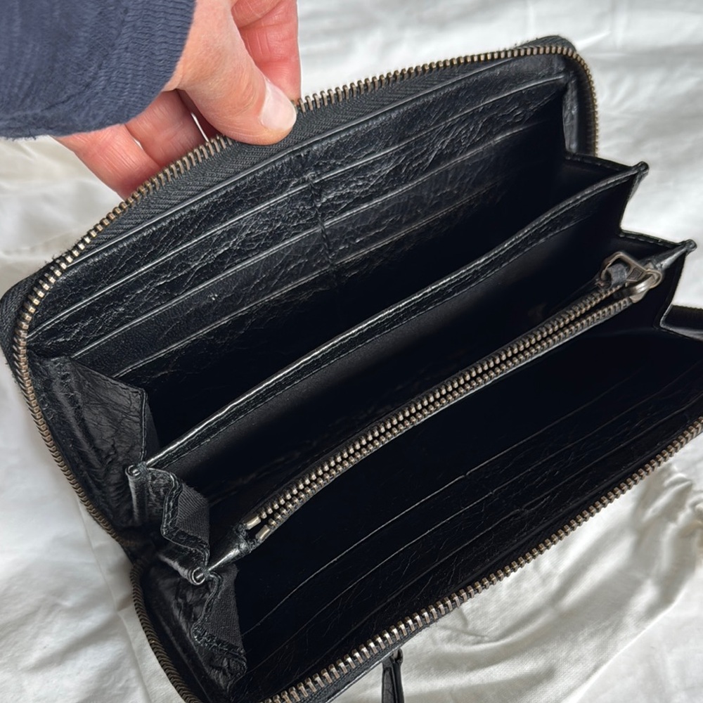Balenciaga Black Textured Wallet - Picture 7 of 9
